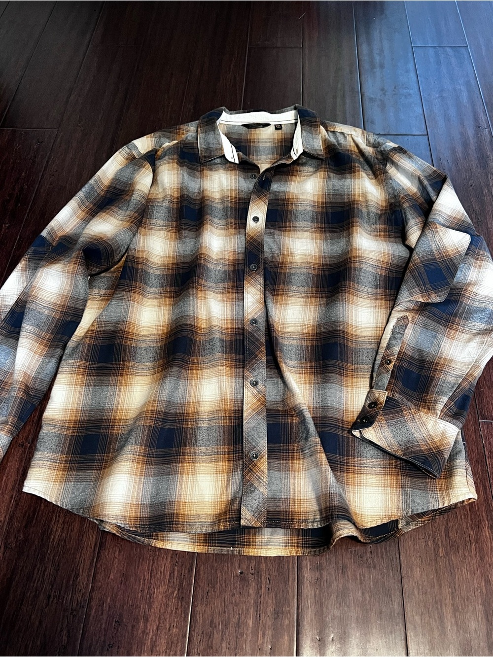 Men's Casual Plaid Button-Down Shirt in Black & Brown